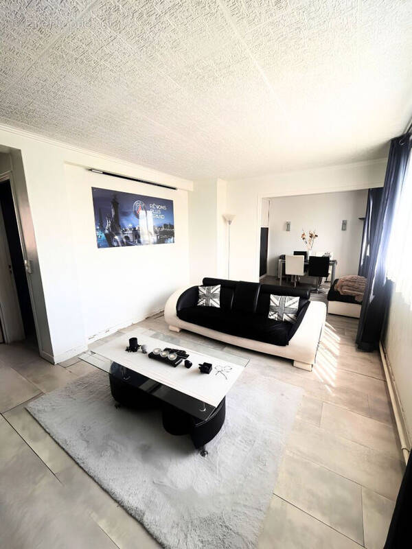 Appartement à LIVRY-GARGAN