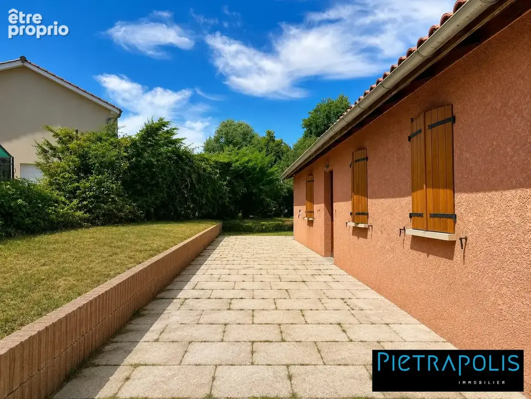 Maison 105 m² à La Chapelle-De-Guinchay  - photo 5