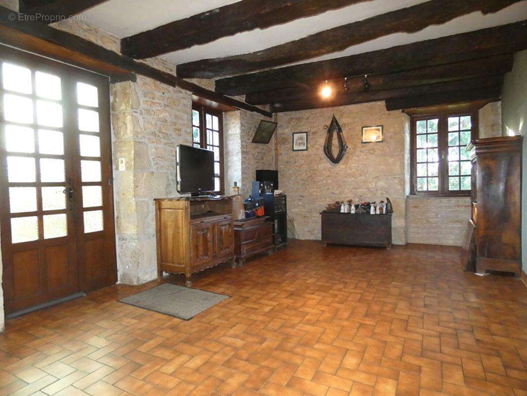 Maison à HAUTEFORT