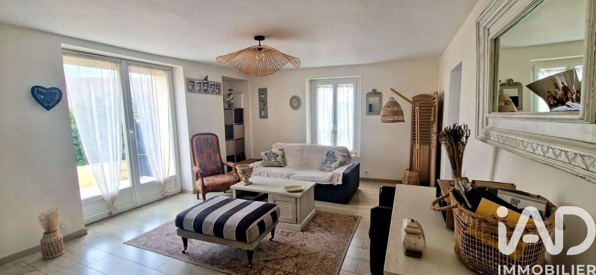 Photo 2 - Maison à MARINES