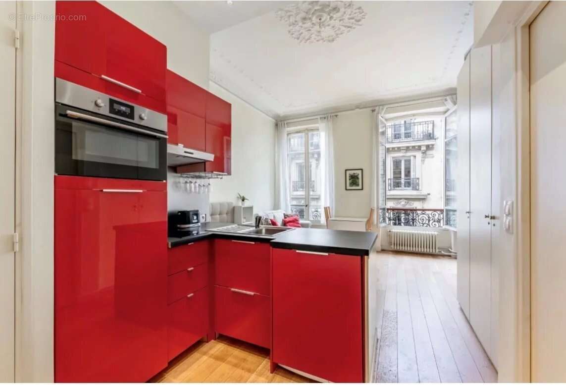 Appartement à PARIS-8E