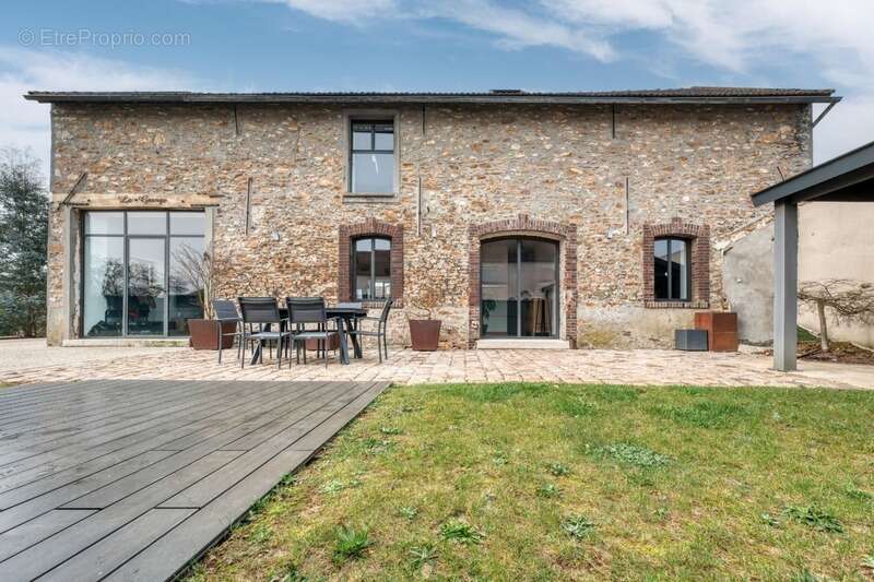 Maison à THOIRY