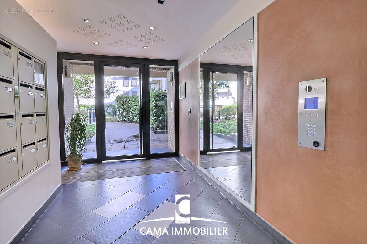 Appartement à FONTENAY-LE-FLEURY