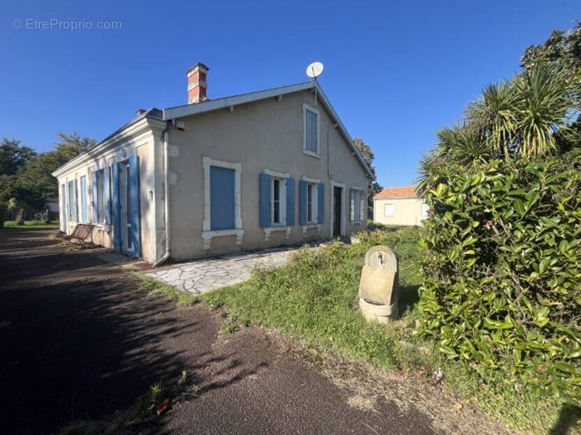 Maison à LES MATHES