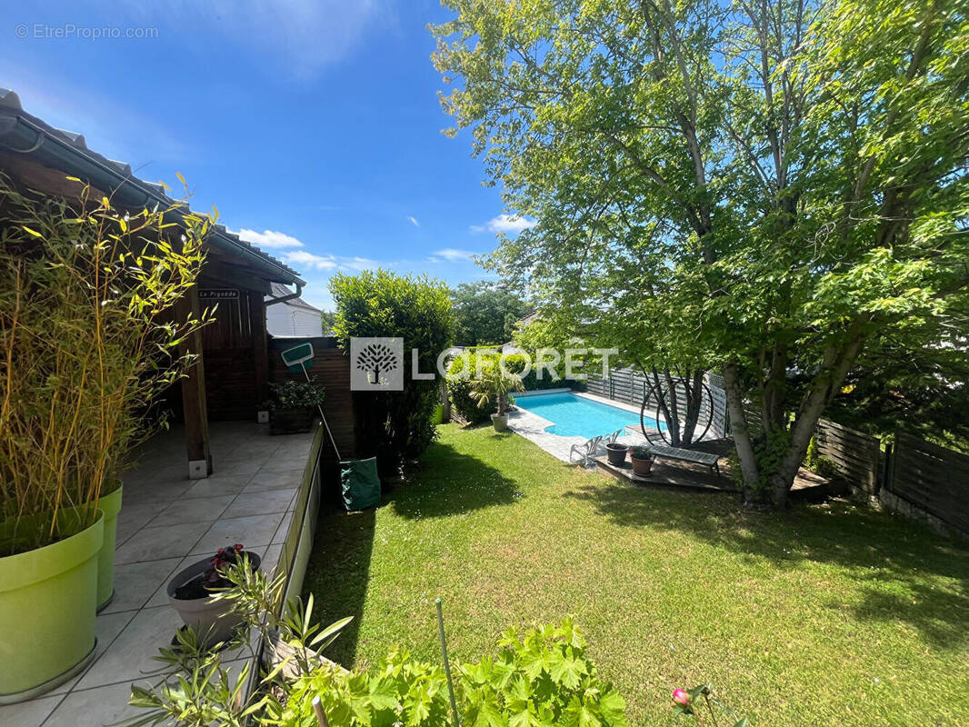 Maison à LUC-LA-PRIMAUBE