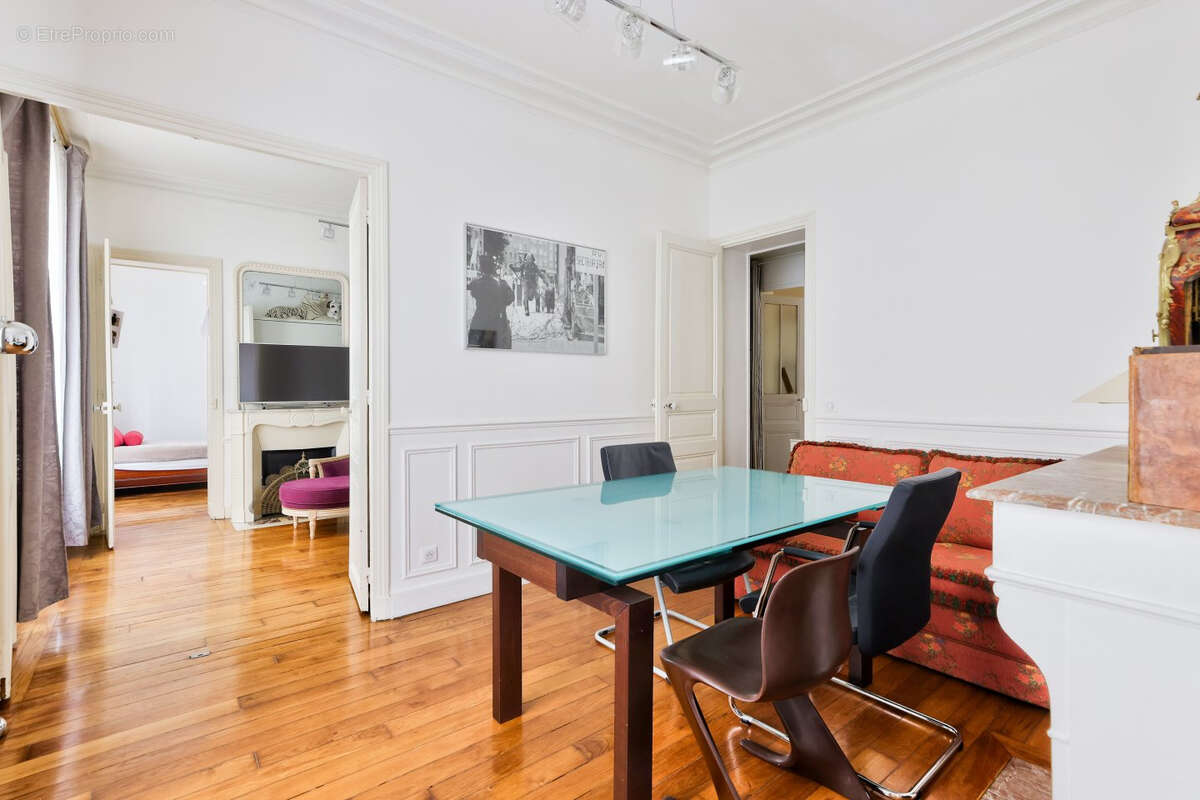 Commerce à PARIS-7E