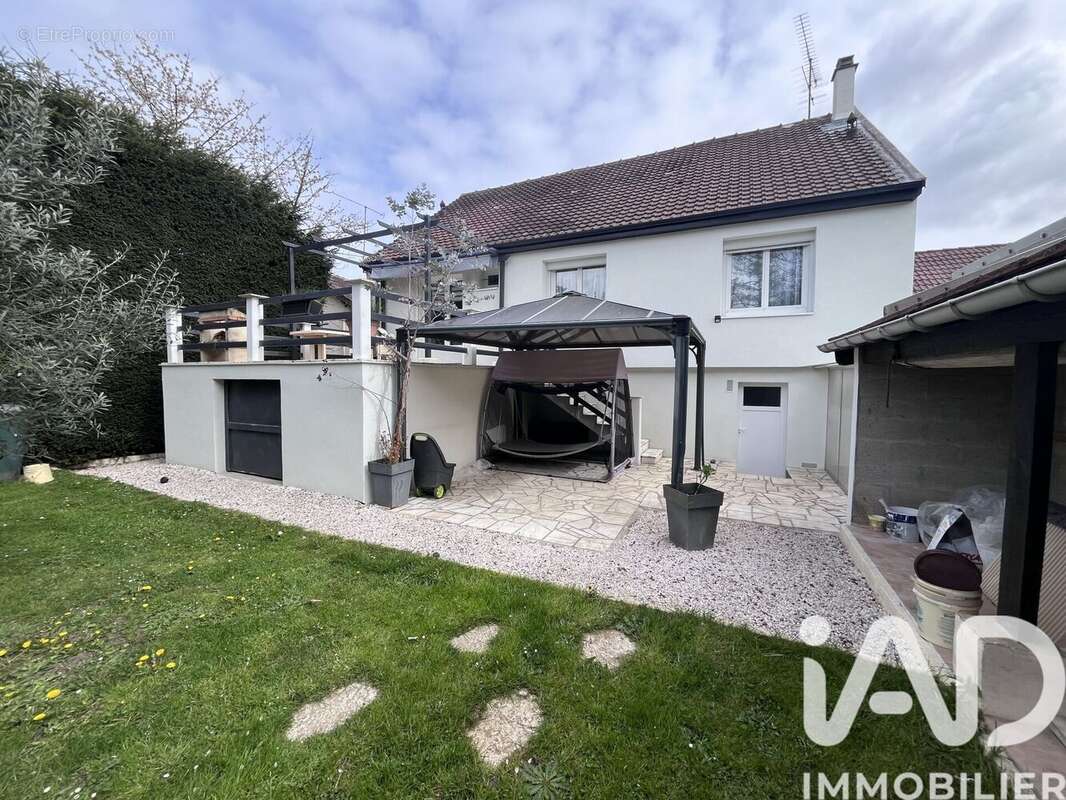 Photo 2 - Maison à MONTFERMEIL