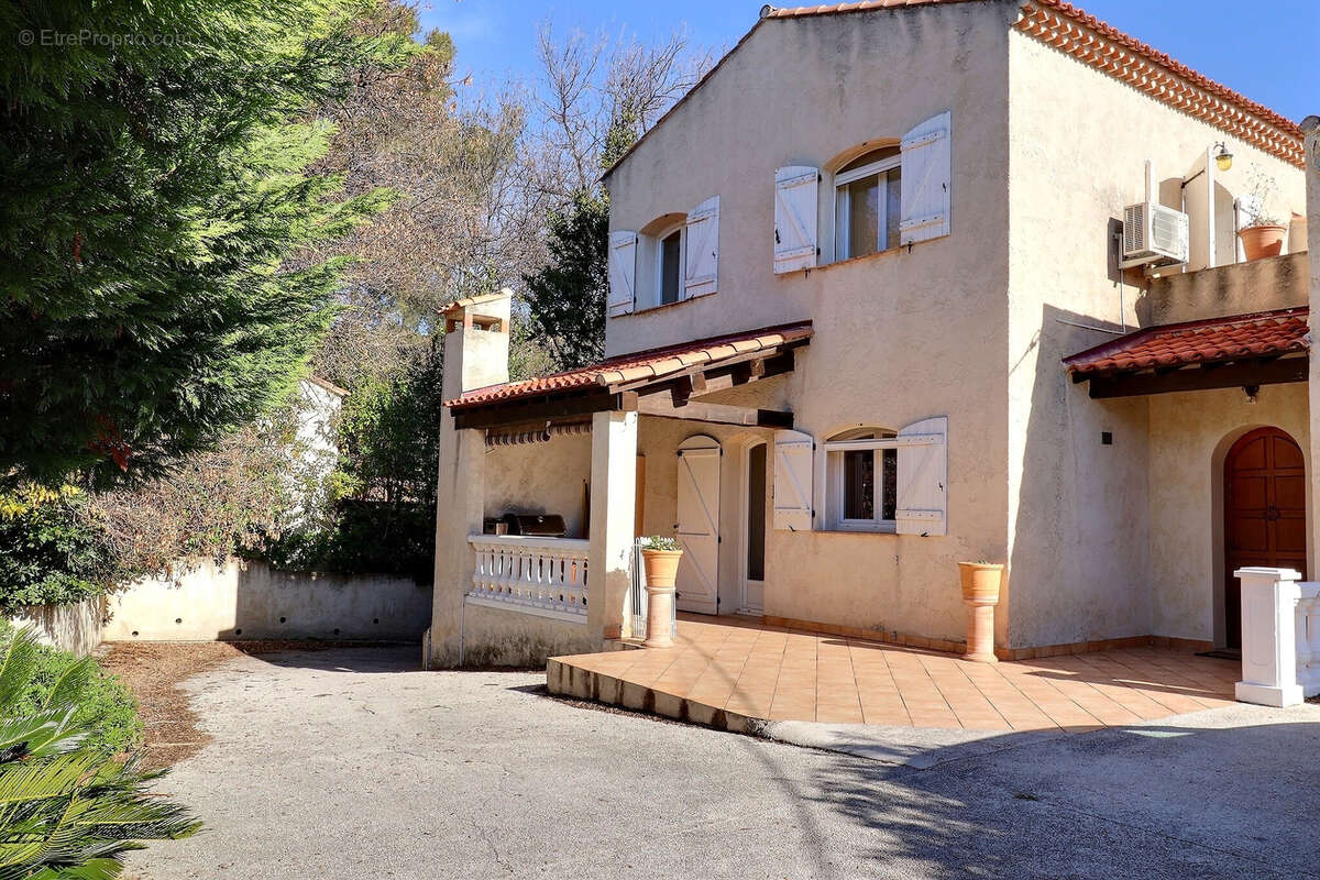 Maison 180 m² à Plan-De-Cuques  - photo 13