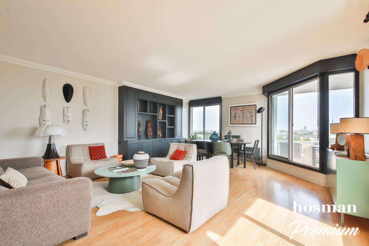 Appartement à COURBEVOIE