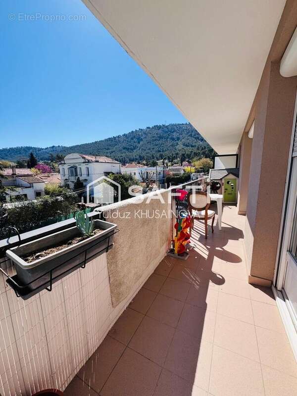 Photo 2 - Appartement à LA PENNE-SUR-HUVEAUNE