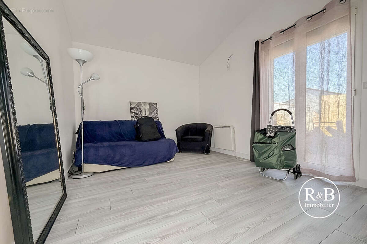 Maison à LES CLAYES-SOUS-BOIS