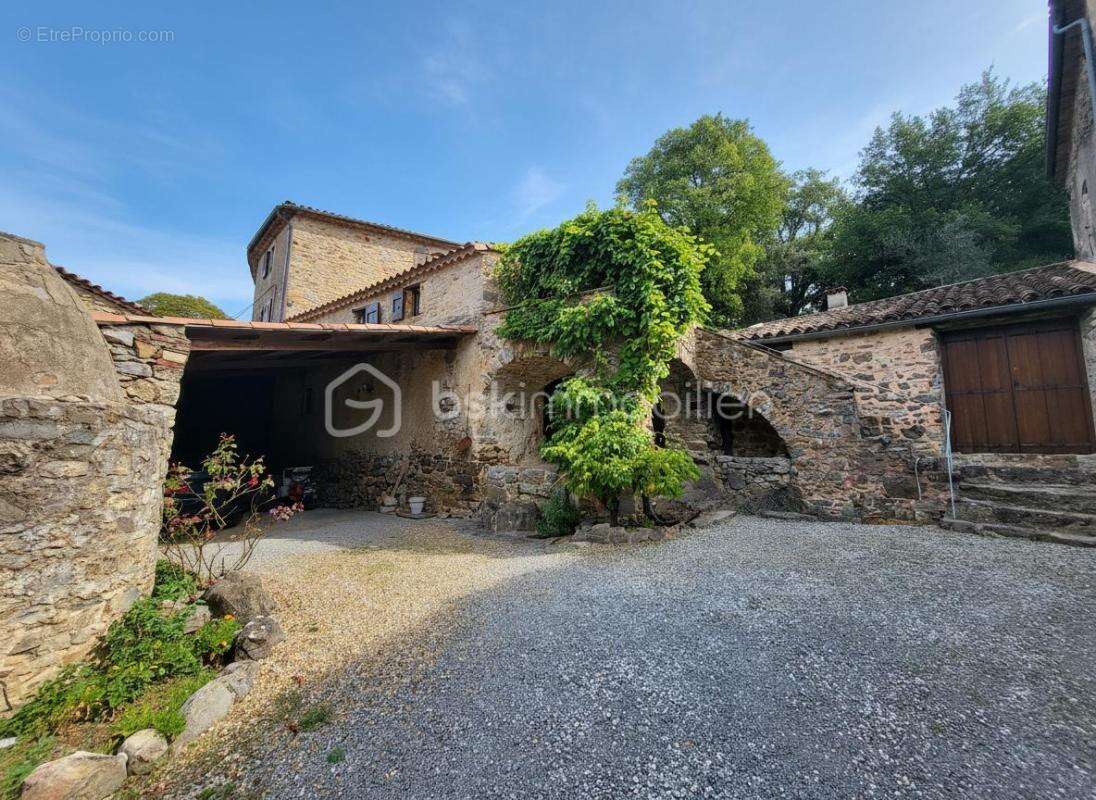 Maison à SAINT-FELIX-DE-PALLIERES