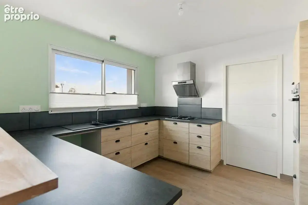 Maison de 6 pièces de 125 m² à Saint-Julien-de-Concelles - photo 5