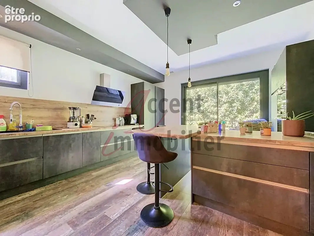 Maison familiale de 328 m² avec piscine et possibilité de 2 logements - photo 3