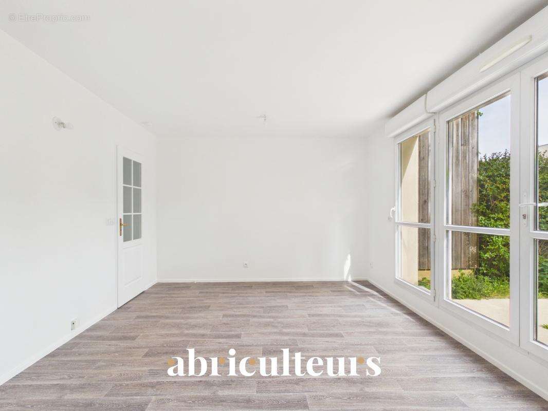 Appartement à SURVILLIERS