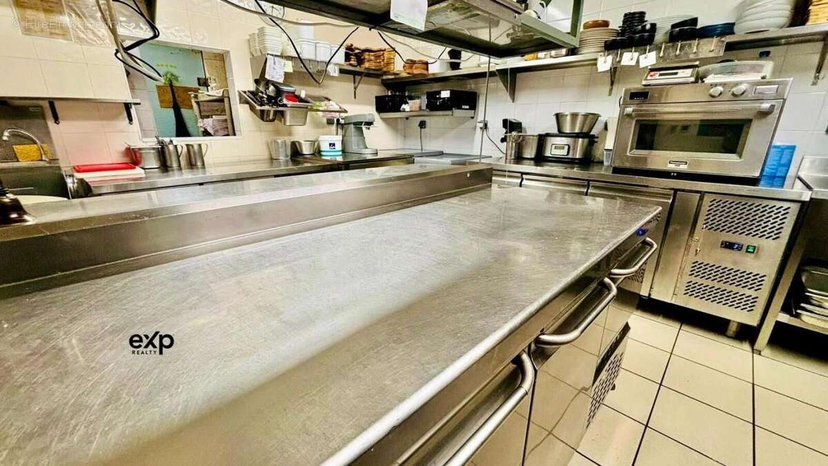 Commerce à SAINT-FRANCOIS-LONGCHAMP