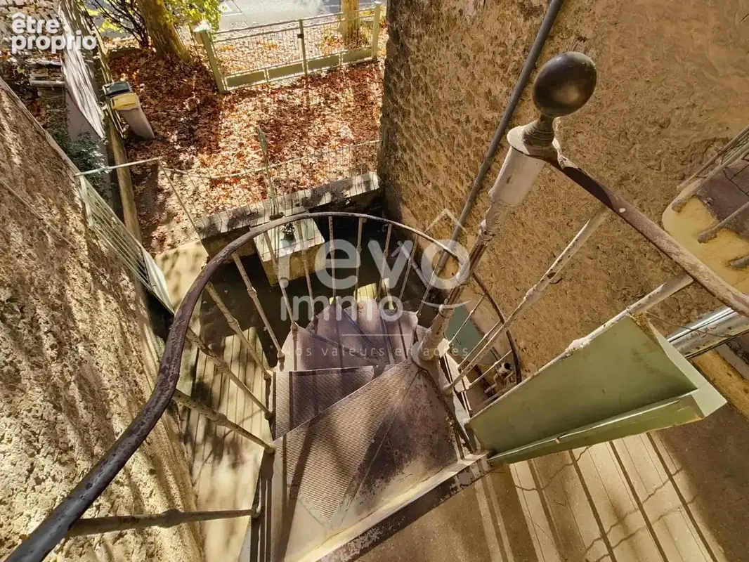Bâtisse de caractère: charme ancien et fort potentiel d'aménagement ! - photo 18