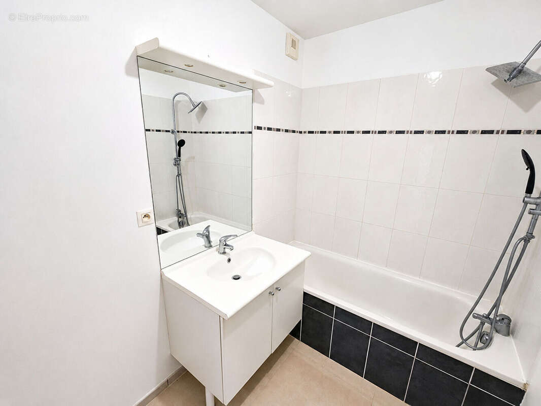 Appartement à ANSE