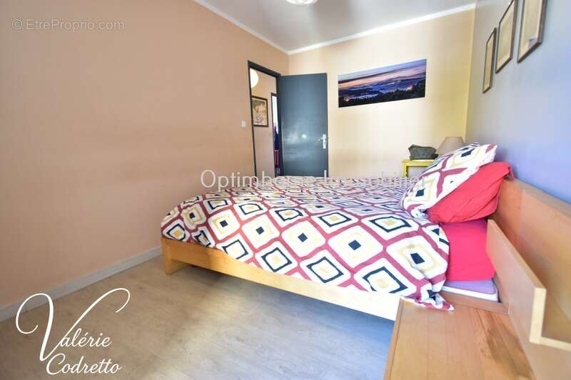 Appartement traversant 87 m² avec terrasse plein sud, parking et 2 caves – Hyères Centre 83400 - photo 6