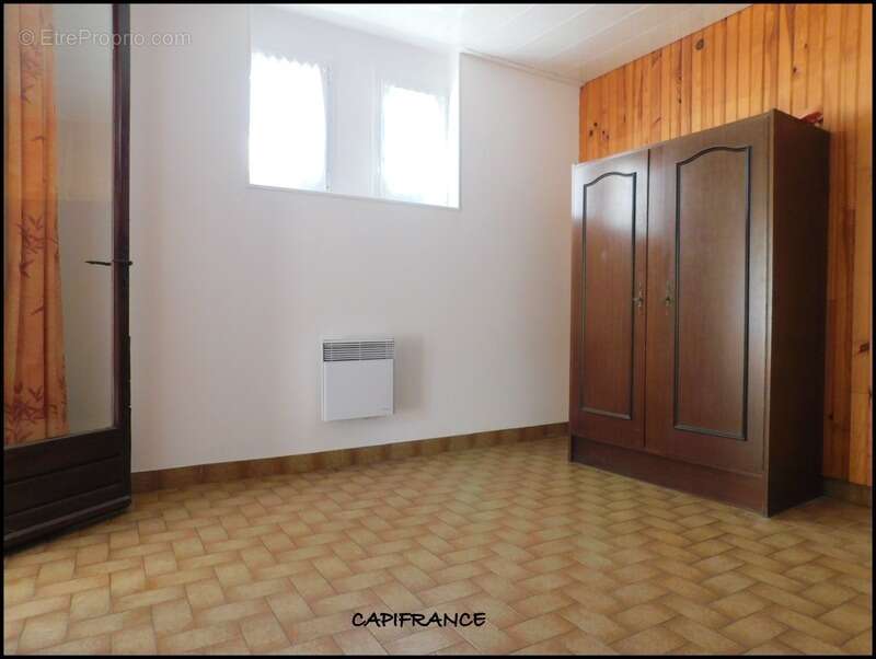 DIGNE-LES-BAINS 04000 A VENDRE Maison traditionnelle avec 2 appartements, terrain plat et clos, garage et cave - photo 18