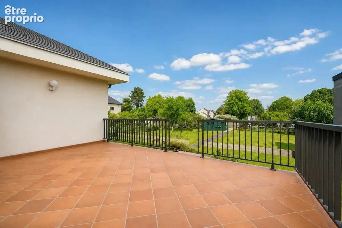 Maison de 6 pièces de 208 m² à Terville - photo 2