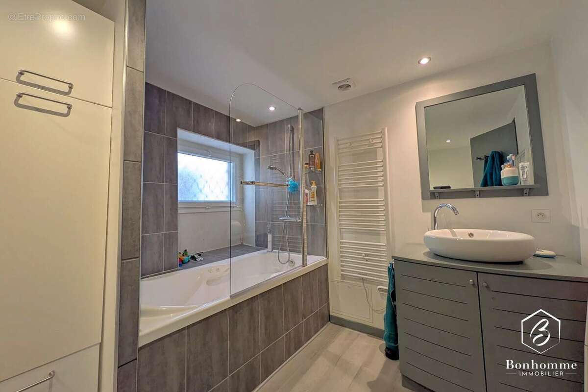 Maison à LESTIAC-SUR-GARONNE