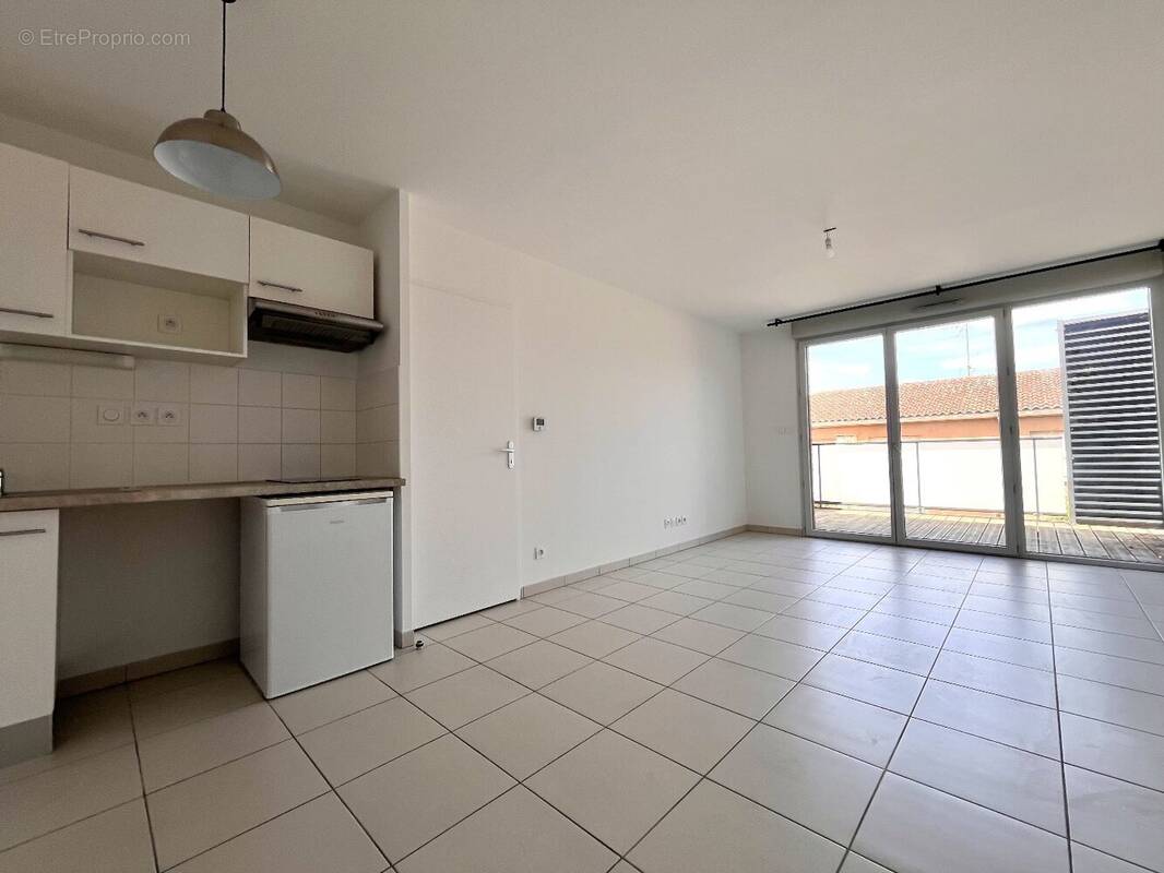 Saint-jean - spacieux t2 de 42m² avec balcon et 2 parkings sous-sol - photo 1
