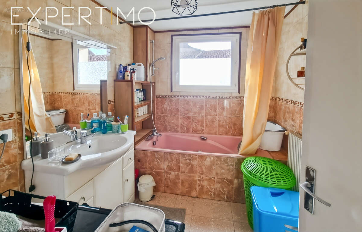 Maison à FEUQUIERES-EN-VIMEU