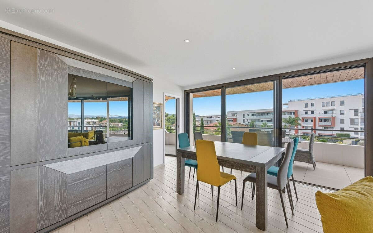 Appartement à FREJUS