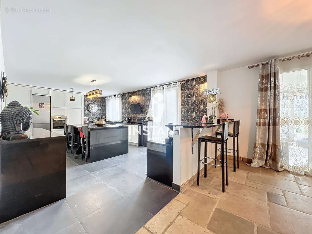 Maison à GRISY-SUISNES