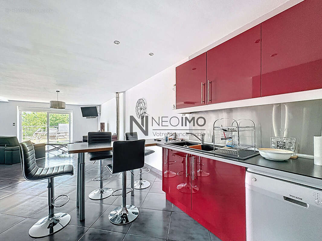 Maison à NEUFCHATEAU