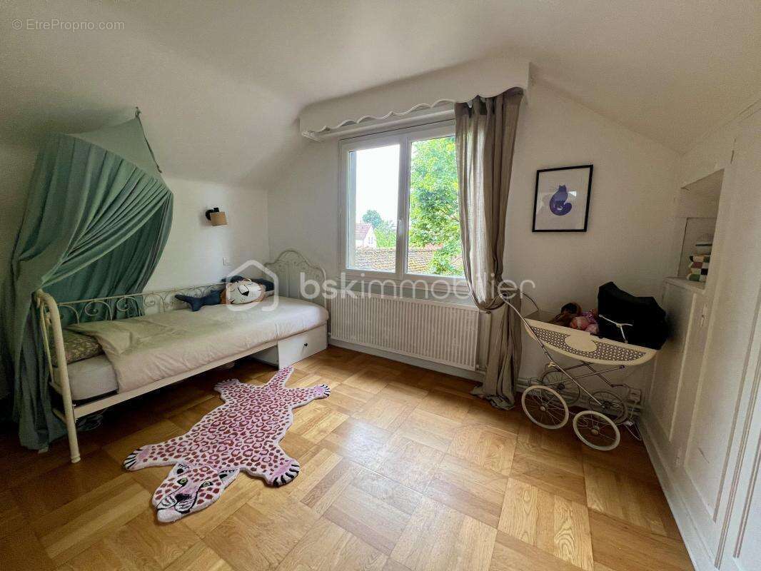 Maison des années 1930 pleine de charme avec dépendances et fort potentiel professionnel ou locatif - photo 9