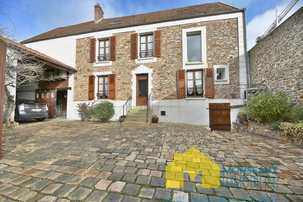 Maison à BALLAINVILLIERS