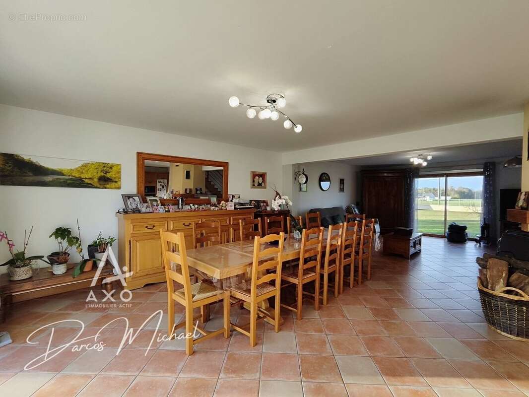 Maison à SAINT-PHILBERT-DU-PEUPLE