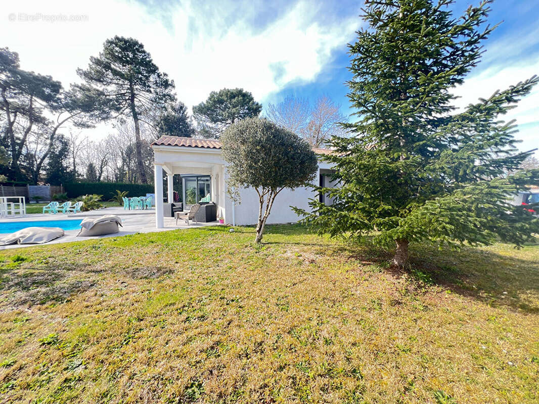 Maison à LES MATHES