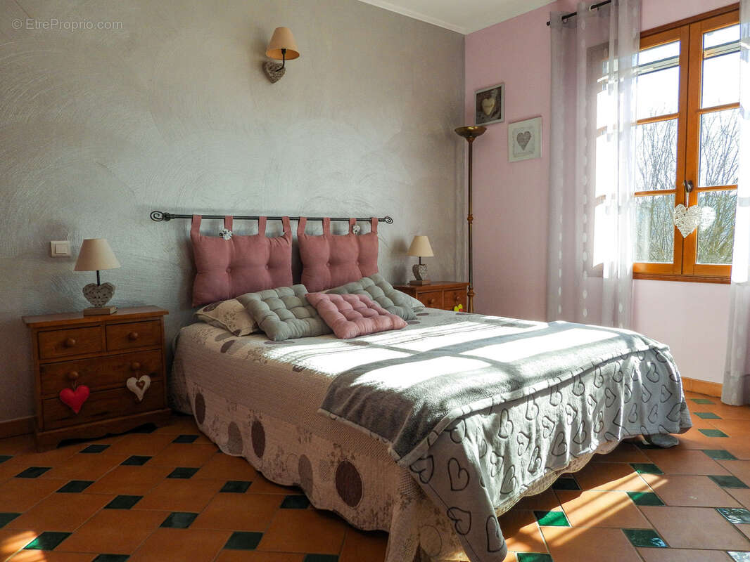 Maison à ENTRECASTEAUX