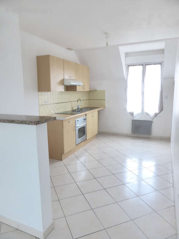 Appartement à COURSON-MONTELOUP