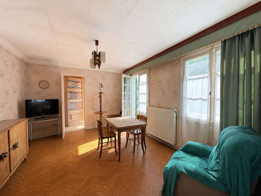 Maison sur deux niveaux à Villeneuve/Lot - photo 2