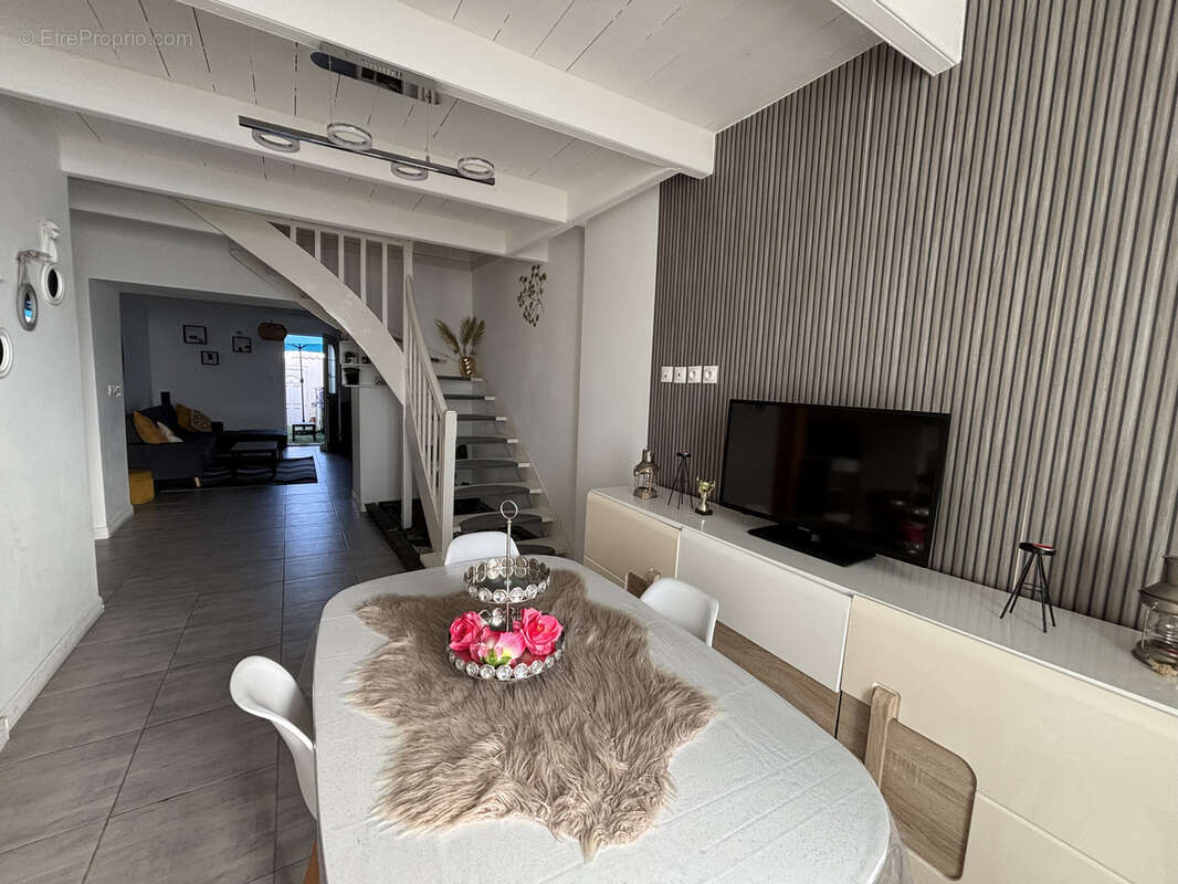 Maison à CROIX-CHAPEAU