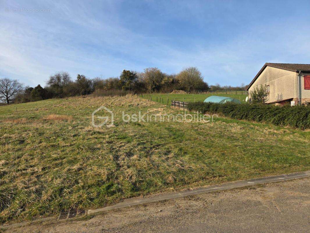 Terrain à ECOUVIEZ
