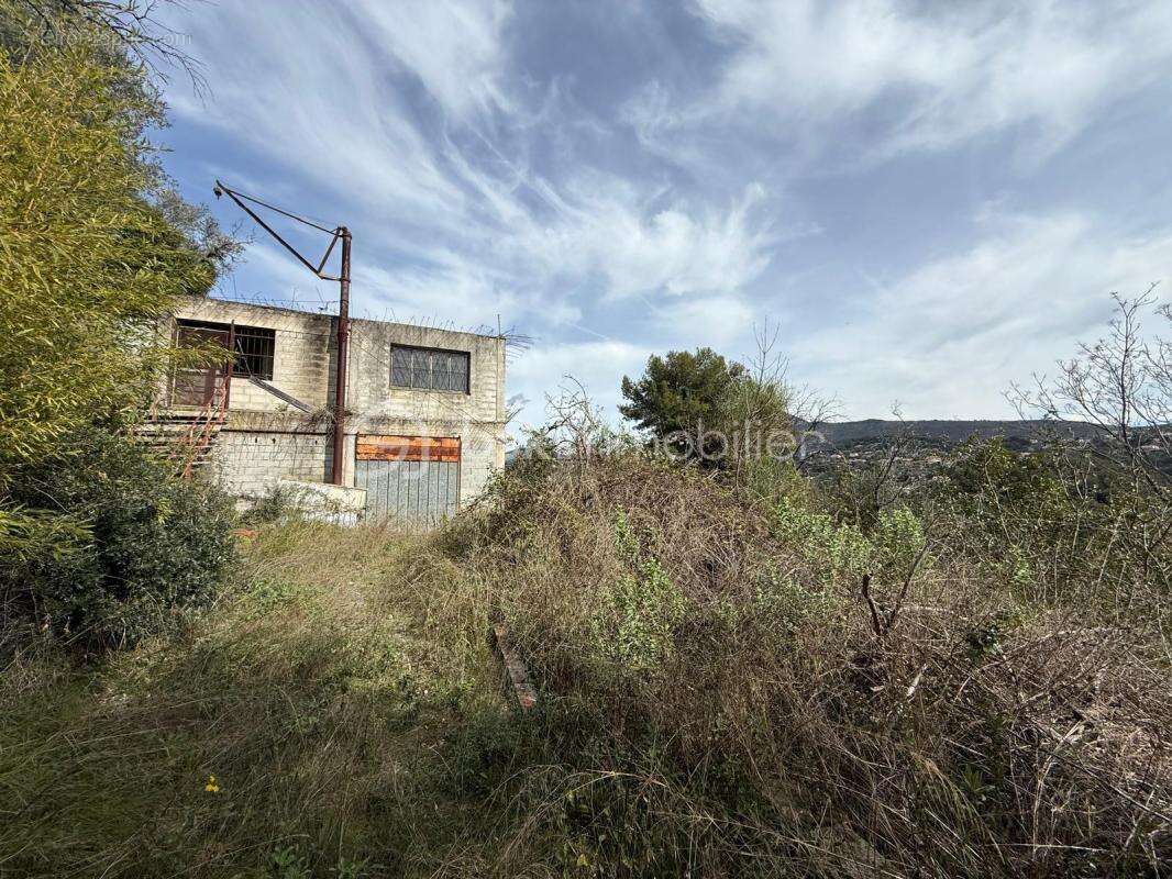 Colomars - ideal investisseur - maison en travaux inacheves - 500m² - terrain 1975 m² - 20 min nice - photo 5