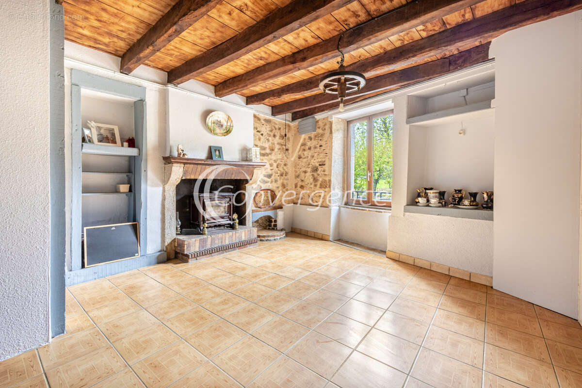 Maison à AIXE-SUR-VIENNE