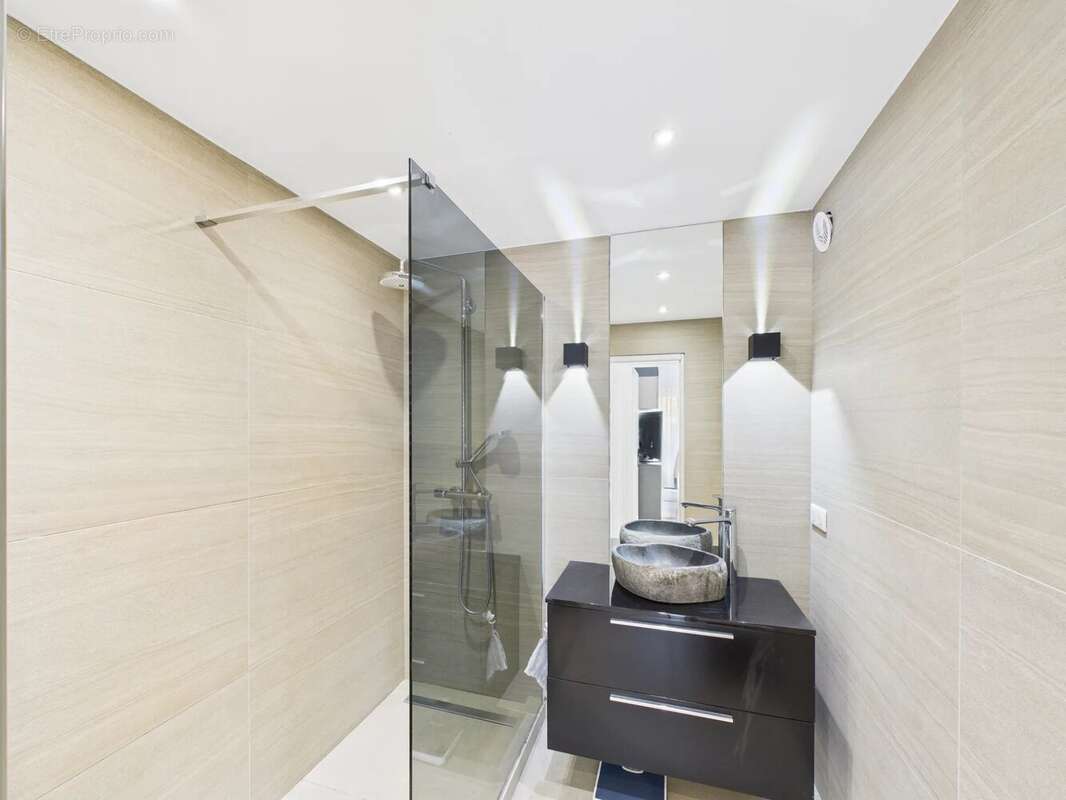 Appartement à VALLAURIS