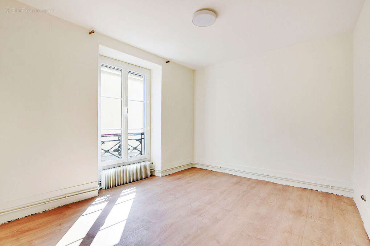 Appartement à PARIS-10E