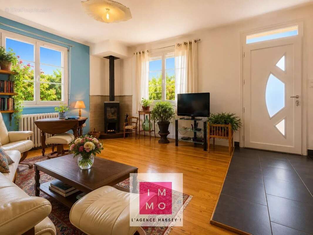 Maison de ville de charme – Plain-pied T3  : garage, jardin et terrasse couverte - photo 5