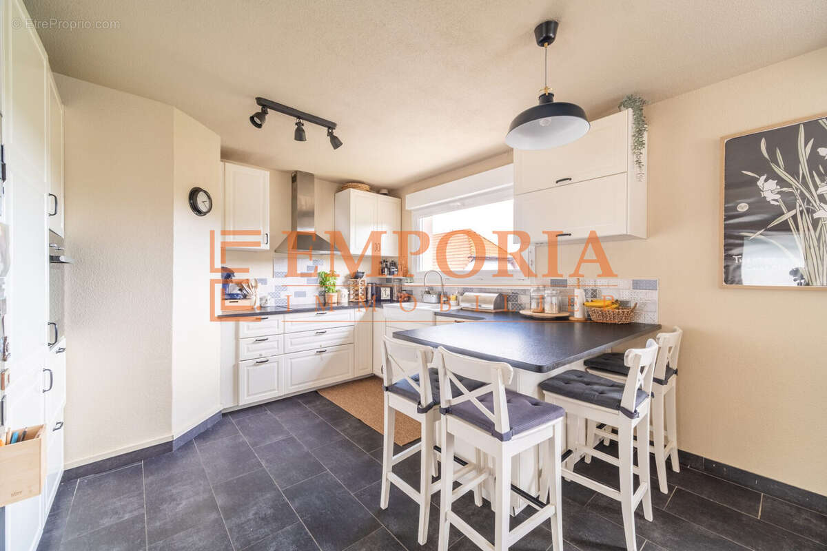 Maison 92 m² à Altkirch  - photo 4