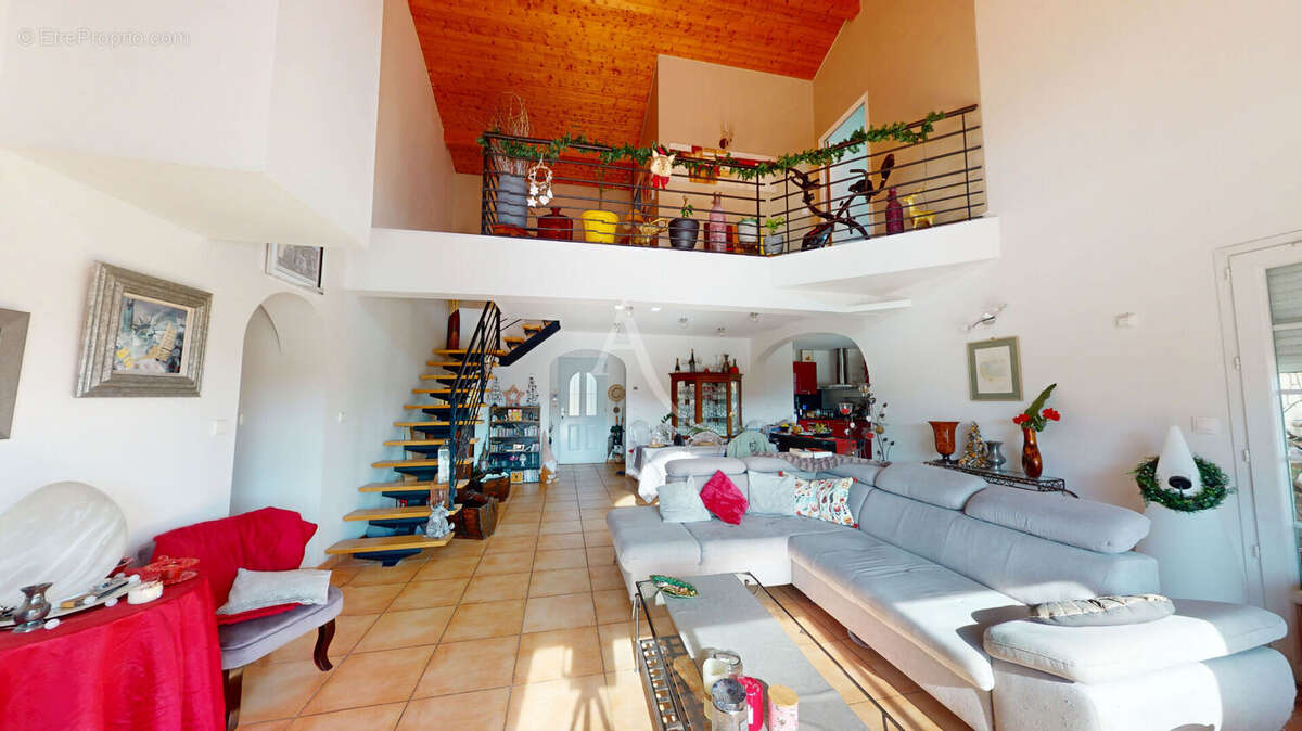 Maison à PUJAUDRAN