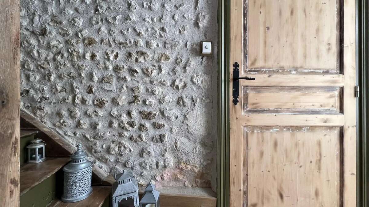 Maison à CHENAC-SAINT-SEURIN-D&#039;UZET