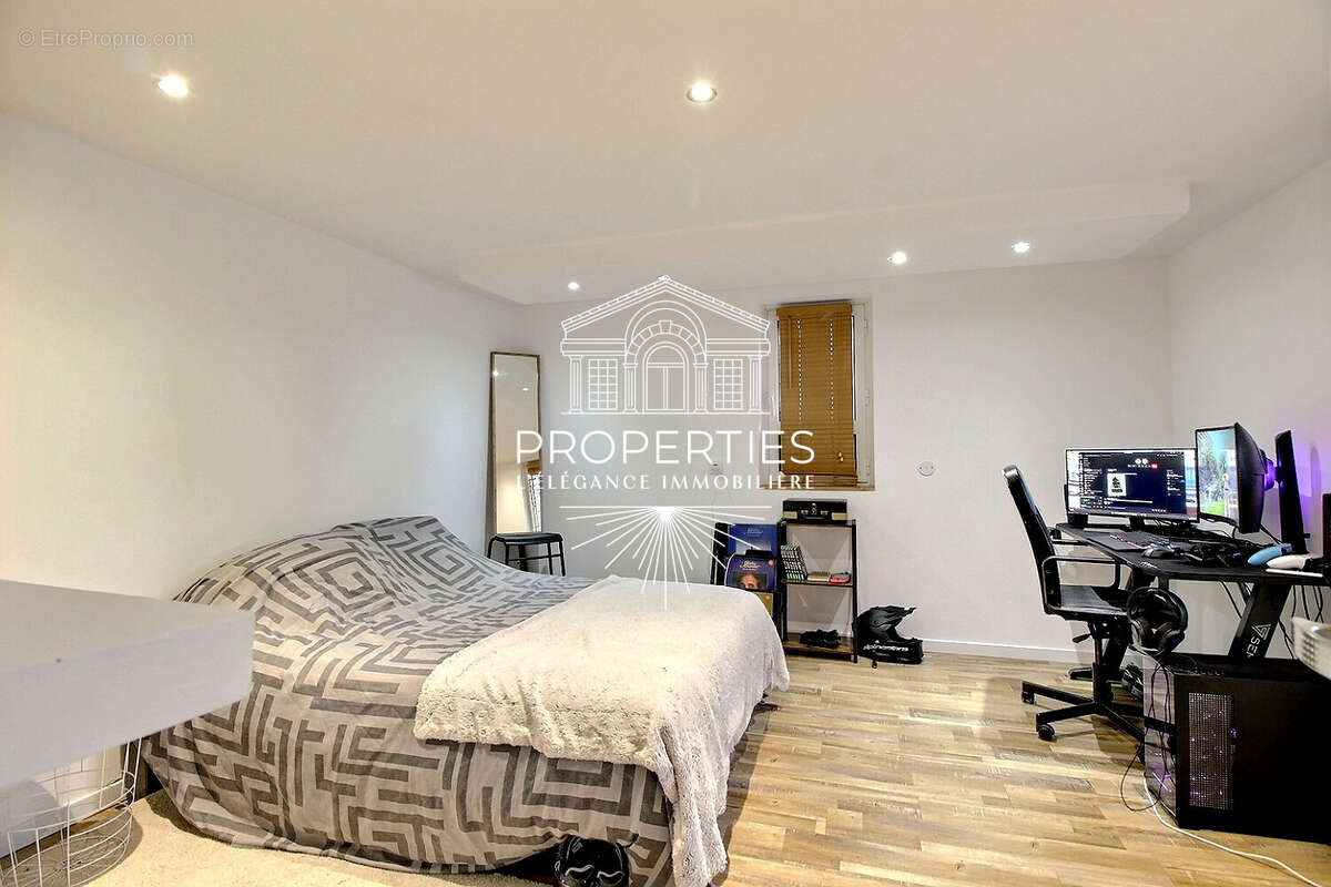 Maison à BORMES-LES-MIMOSAS