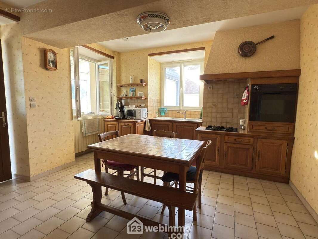 Maison 182 m² à Mouliherne  - photo 4